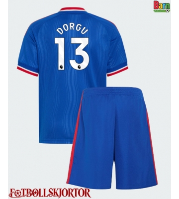 Manchester United Patrick Dorgu #13 Borta Kläder Barn 2026-27 Kortärmad (+ Korta byxor)